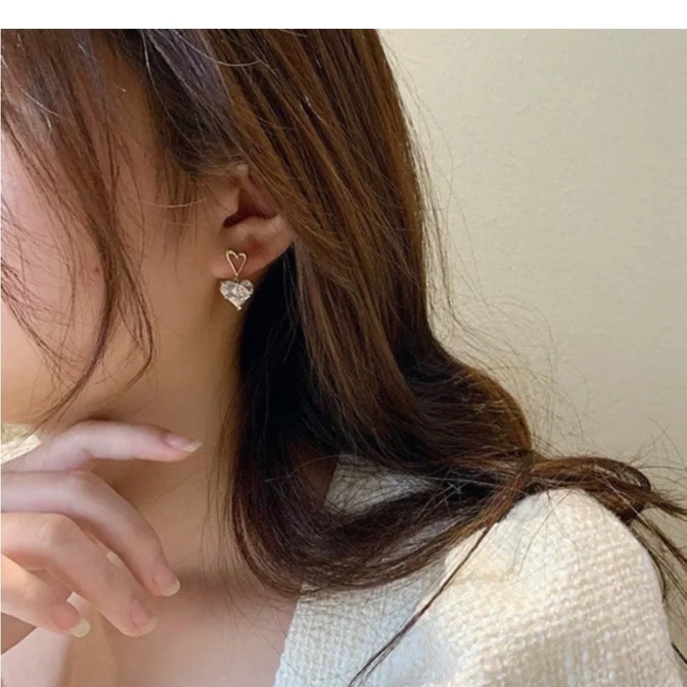 18k Gold Plated Heart Cubic Zirconia Drop Earrings Women Statement Earrings - Picture 4 of 6